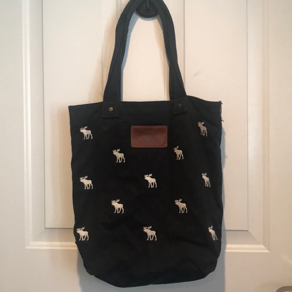 Abercrombie & Fitch Handbags - Abercrombie & Fitch Tote